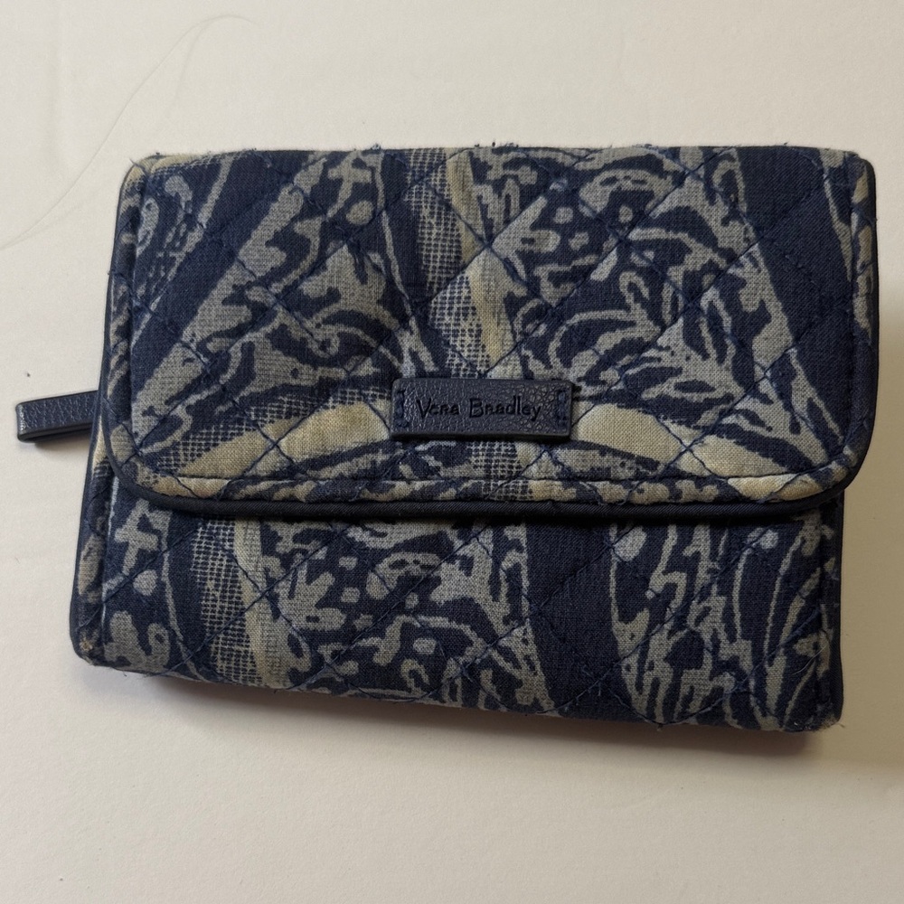 Vera Bradley Navy and Cream Quilted Fold Wallet